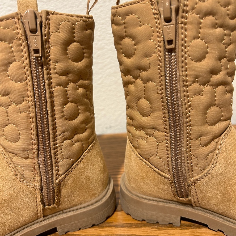 Old Navy Baby Girls Tall Size 6 Boot - Picture 6 of 8